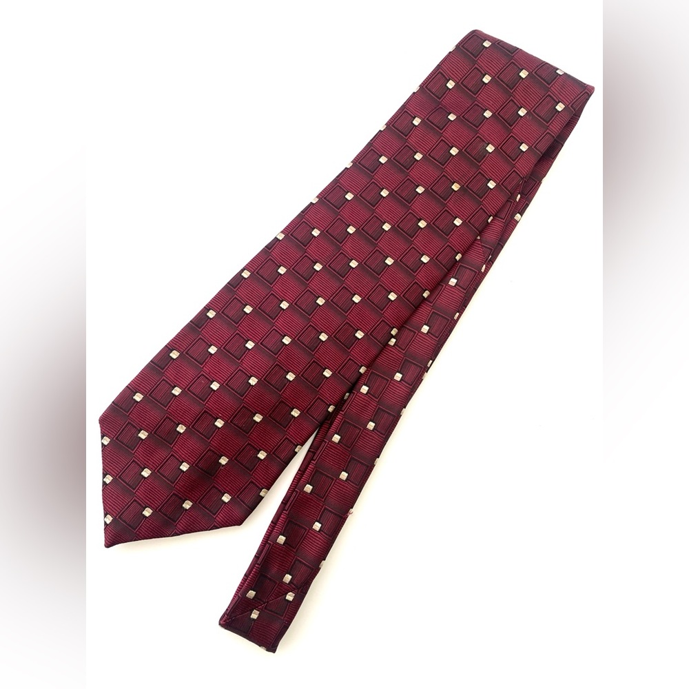 Jos A. Bank Burgundy Basketweave w/Tan Microdot Sil Necktie